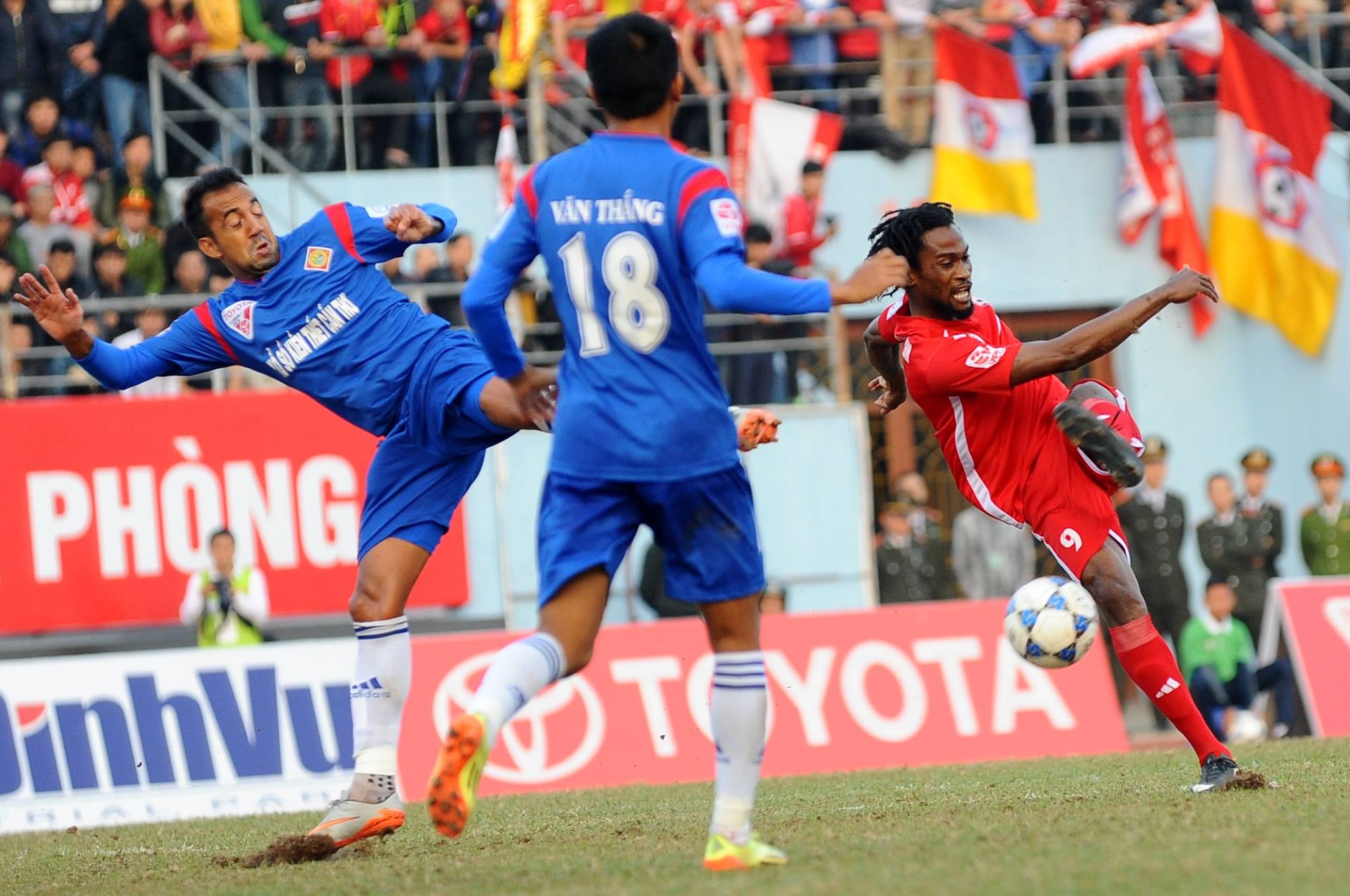 Highlights: Hai Phong 4-2 Can Tho hinh anh