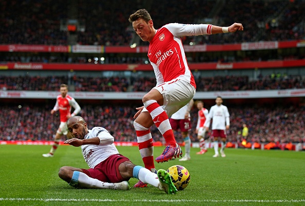 Nhung pha bong ngau hung o vong 23 Ngoai hang Anh hinh anh