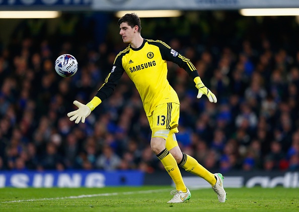 Thibaut Courtois ke ve viec thi dau o Chelsea hinh anh