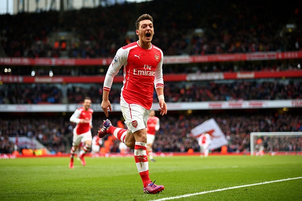 Oezil bat ngo lap cong sau pha phan cong chop nhoang hinh anh