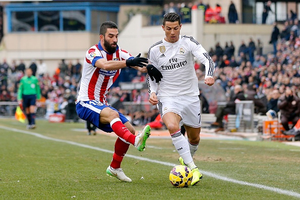 Ronaldo bat luc truoc hang phong ngu Atletico hinh anh