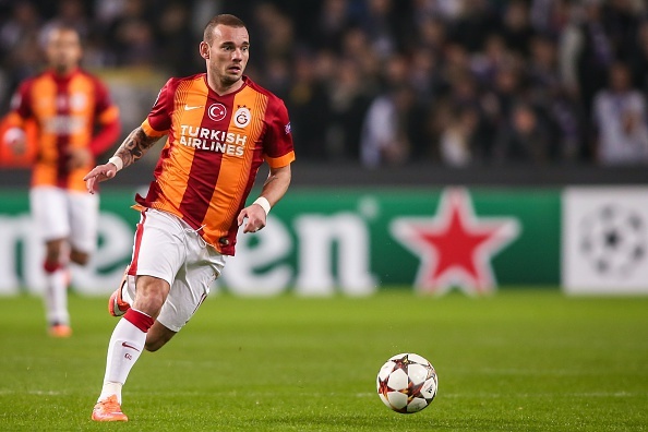 Tuyet pham lop bong cua Wesley Sneijder hinh anh