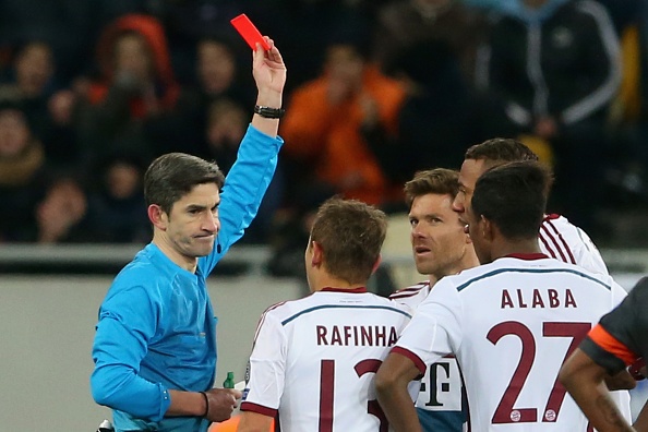 Tinh huong nhan the do kho hieu cua Alonso hinh anh