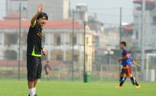 HLV Miura khich le DT Olympic Viet Nam hinh anh