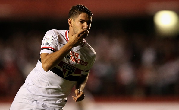 Pato lap cu dup giup doi nha thang dam hinh anh