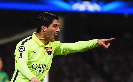 Ban thang tinh quai cua Luis Suarez hinh anh