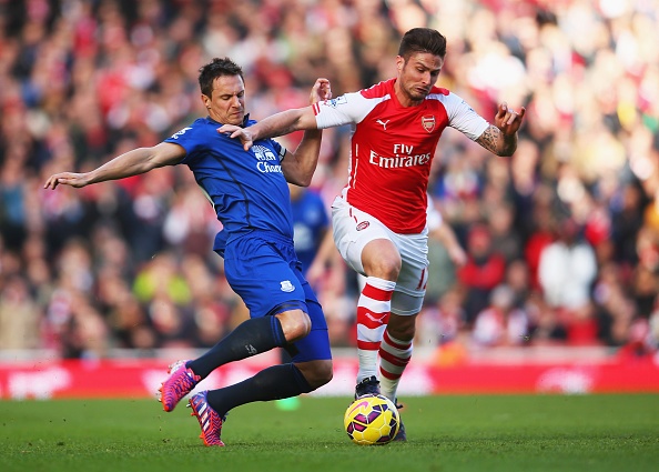 Pha da noi thanh ban cua Olivier Giroud hinh anh