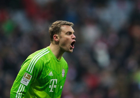 Pha bay nguoi cuu thua xuat sac nhat vong 23 cua Neuer hinh anh