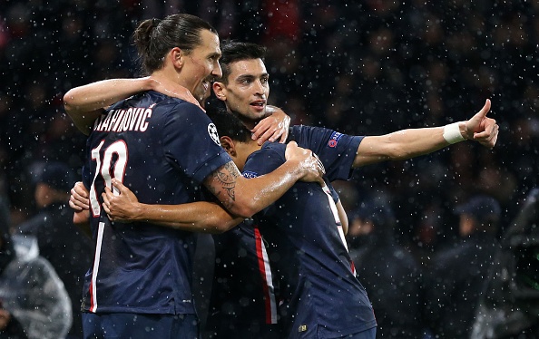 Ibrahimovic kien tao cho Pastore ghi ban dep nhat vong 28 hinh anh