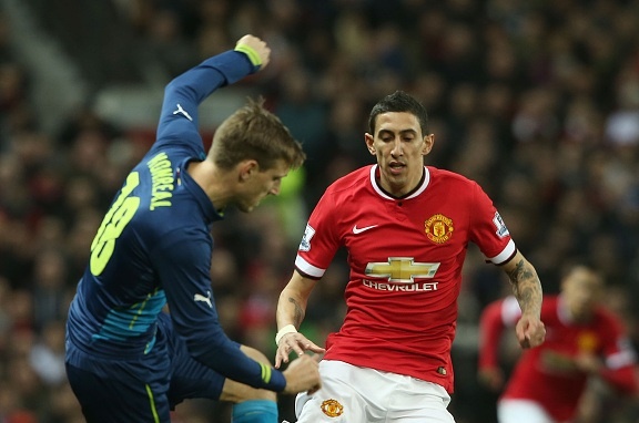 Ban thang mo ty so cua Arsenal vao luoi M.U hinh anh