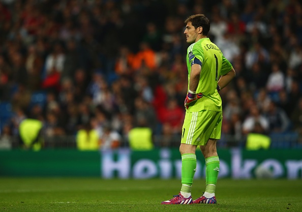 Pha cua long ghi ban khien Casillas dung chon chan hinh anh