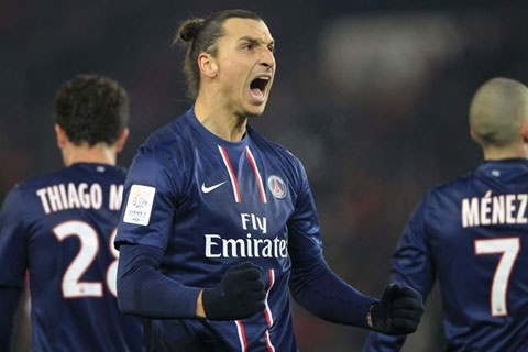 Ibrahimovic sung suong tot do khi ghi ban vao luoi Barca hinh anh