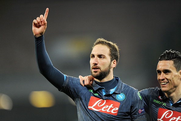 Higuain lap hat-trick giup Napoli thang nguoc 3-1 hinh anh
