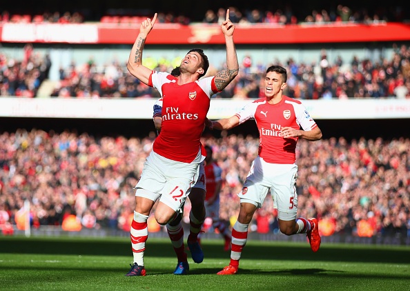 Giroud ghi ban sau pha phoi hop tuyet hay hinh anh