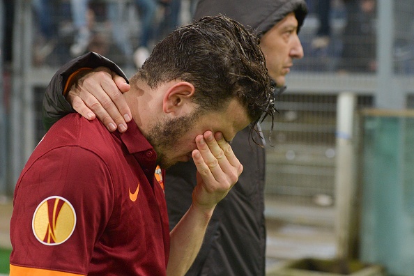 Tran thua cay dang 0-3 cua AS Roma truoc Fiorentina hinh anh