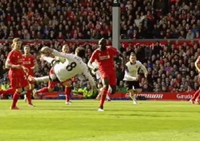 Pha nga ban den tuyet dep cua Juan Mata hinh anh