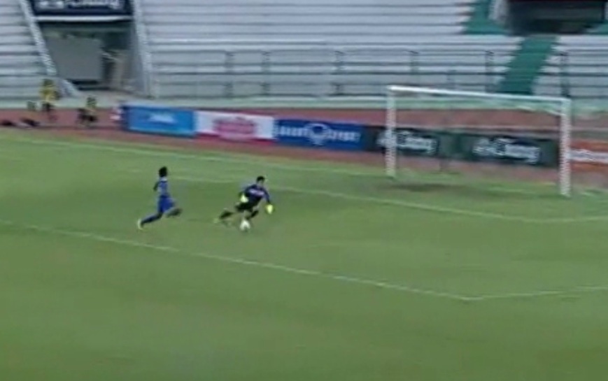 Pha bong kien co dong vien Viet Nam thot tim hinh anh