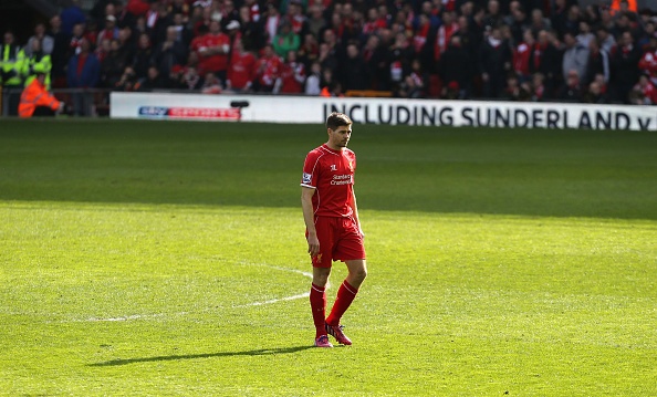 Tinh huong nhan the do chi sau 45 giay cua Gerrard hinh anh