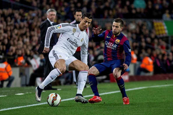 No luc bat thanh cua Ronaldo truoc Barca hinh anh