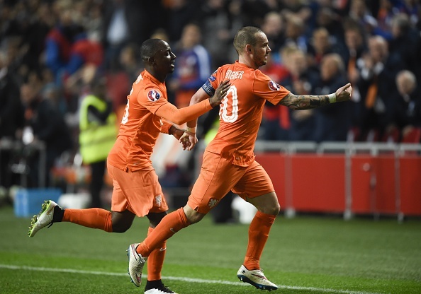 Sneijder ghi ban phut 90 giup Ha Lan hoa may man hinh anh