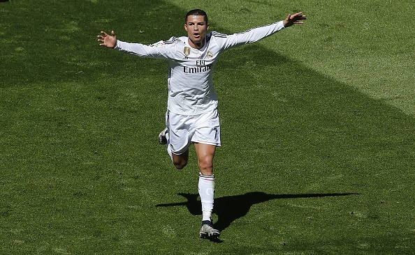 Cu rocket voi 5 ban hoan hao cua Ronaldo hinh anh