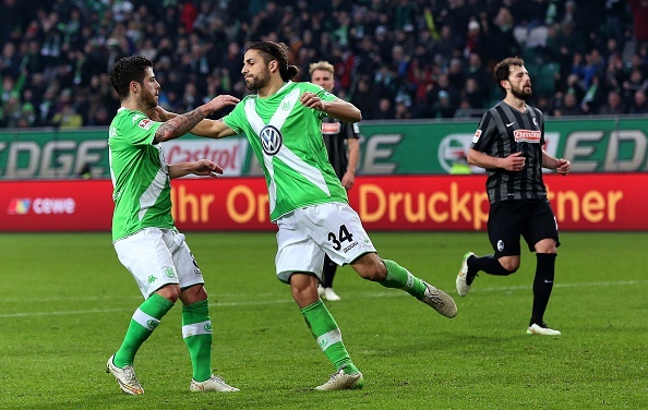 Ban thang tu 40 m dep nhat vong 27 Bundesliga hinh anh