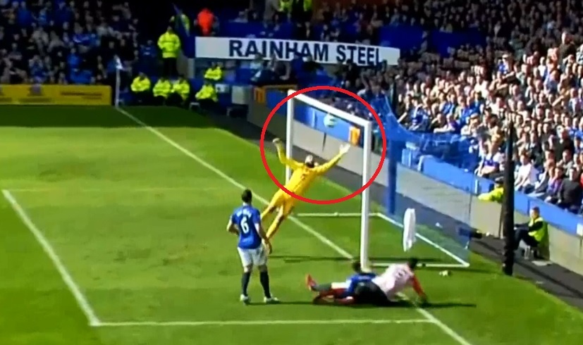 Cuu thua vong 31 NH Anh: An tuong Mignolet, Tim Howard hinh anh