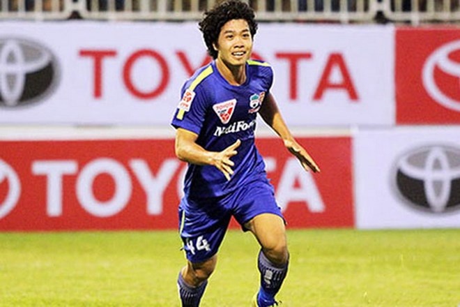 Ban thang cua Cong Phuong vao luoi Ha Noi T&T hinh anh