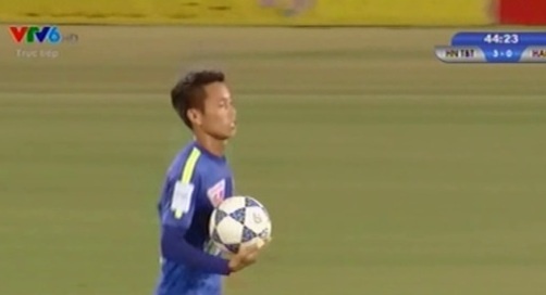 Ban thang cua cau thu HAGL vao luoi Ha Noi T&T hinh anh