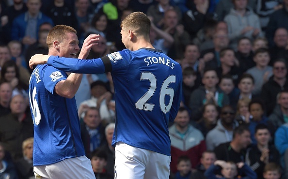 Pha danh dau tung luoi M.U cua cau thu Everton hinh anh