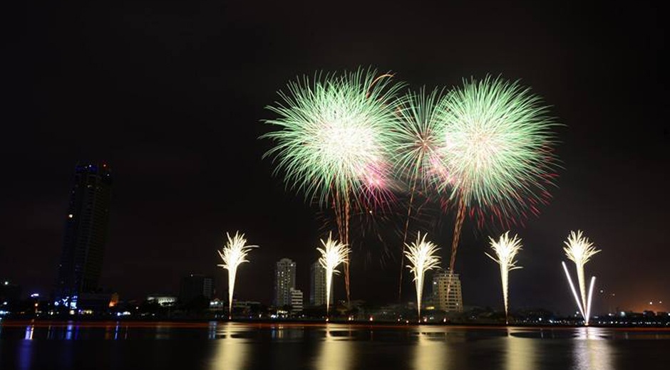 3 man trinh dien phao hoa dem 28/4 o Da Nang hinh anh