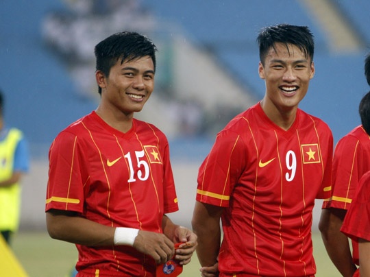 Nhung cau thu vo danh truong thanh duoi ban tay HLV Miura hinh anh