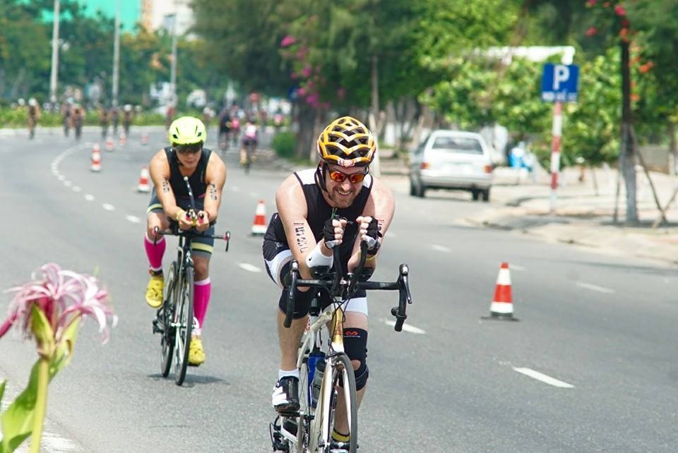 Duong dua xe dap nhin tu flycam hinh anh