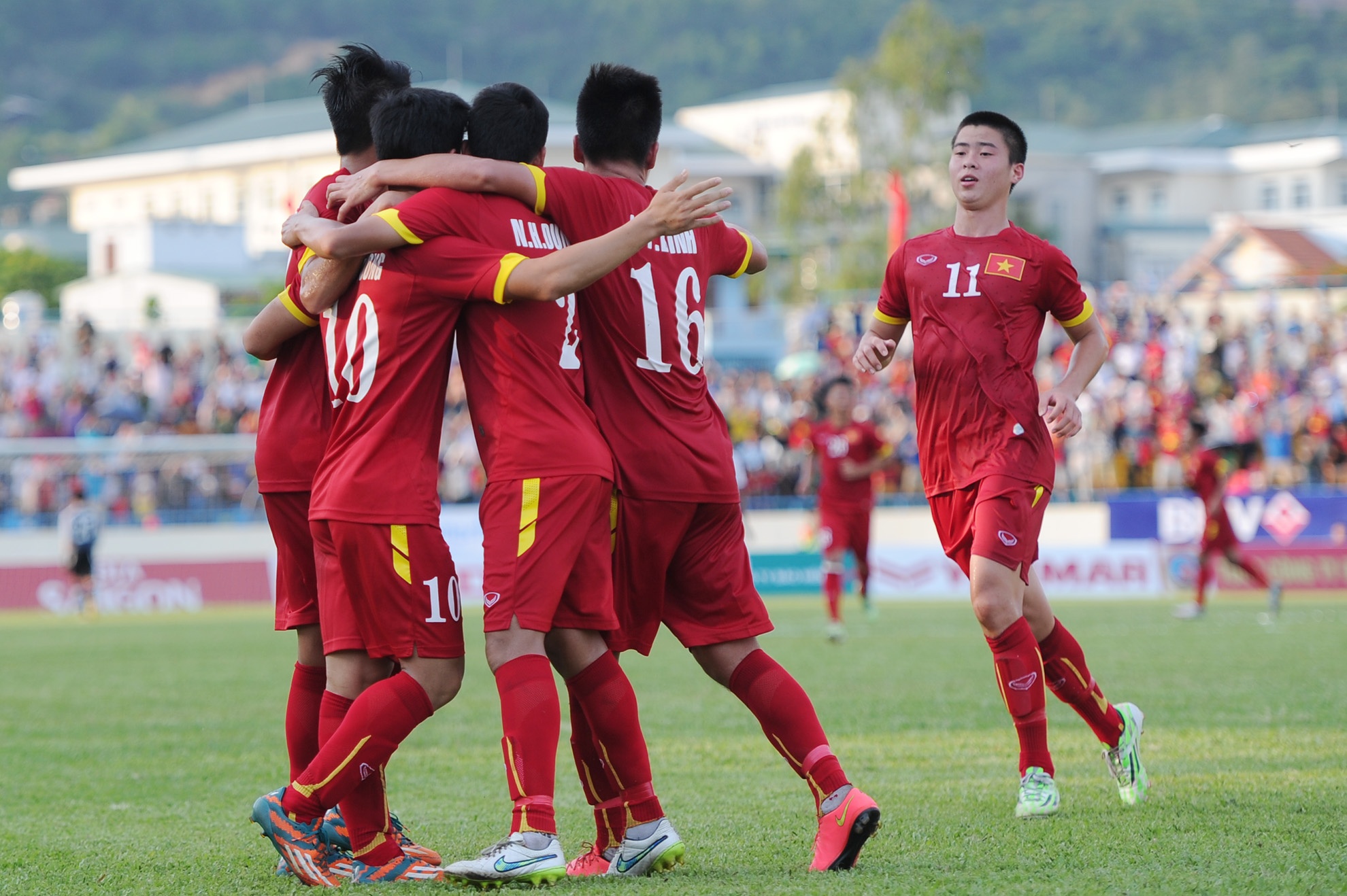 Cong Phuong solo tu giua san mo ty so cho U23 Viet Nam hinh anh