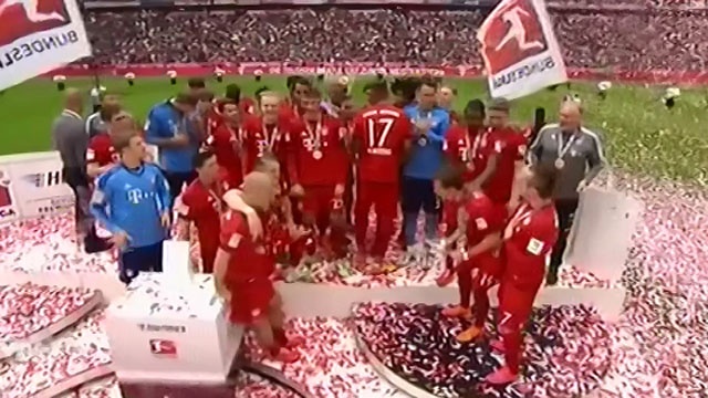 Bayern an mung chuc vo dich thu 25 hinh anh