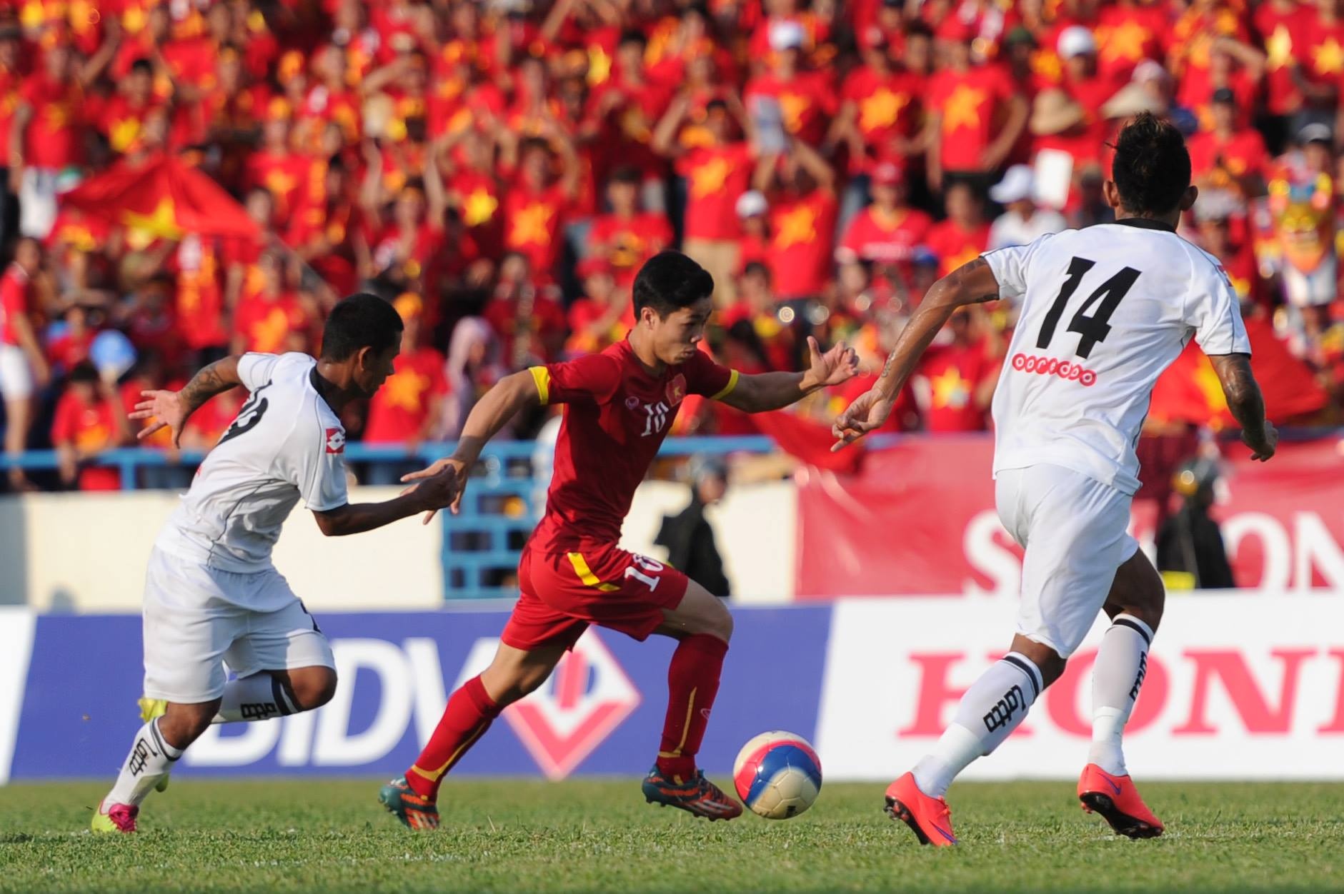 Man trinh dien cua Cong Phuong truoc U23 Myanmar hinh anh