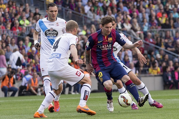 Man trinh dien trong ngay dang quang cua Messi hinh anh