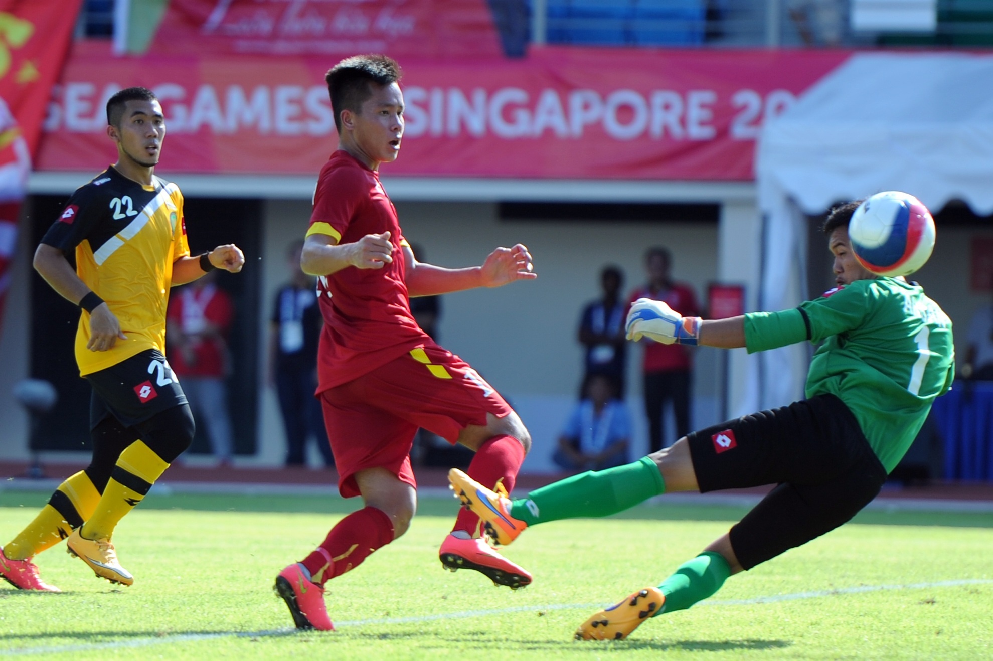 Thanh Binh mo ty so cho U23 Viet Nam hinh anh