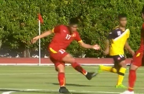 Mac Hong Quan volley ghi ban hinh anh