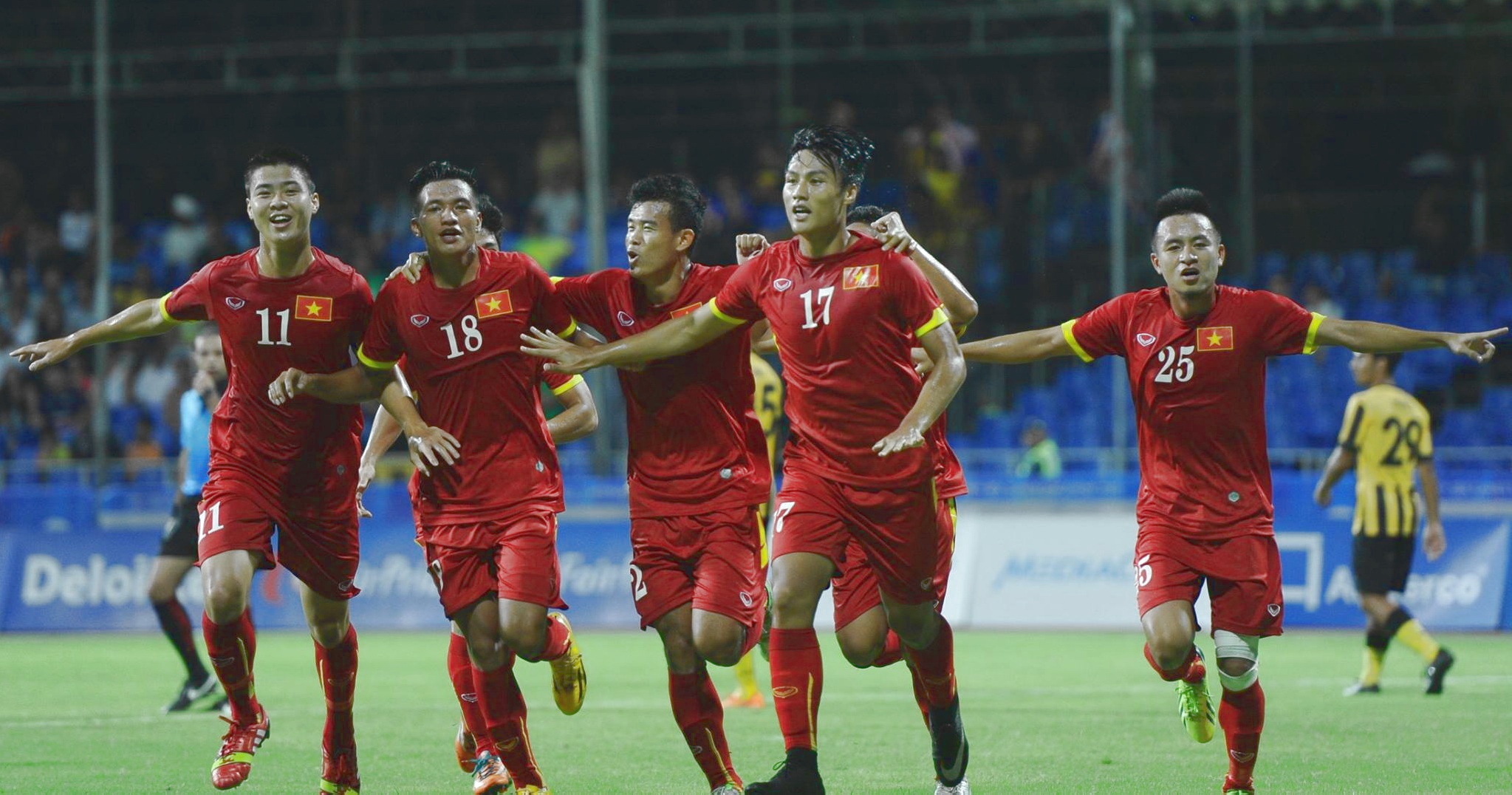 Tong hop tran dau: U23 Viet Nam 1-0 U23 Lao hinh anh
