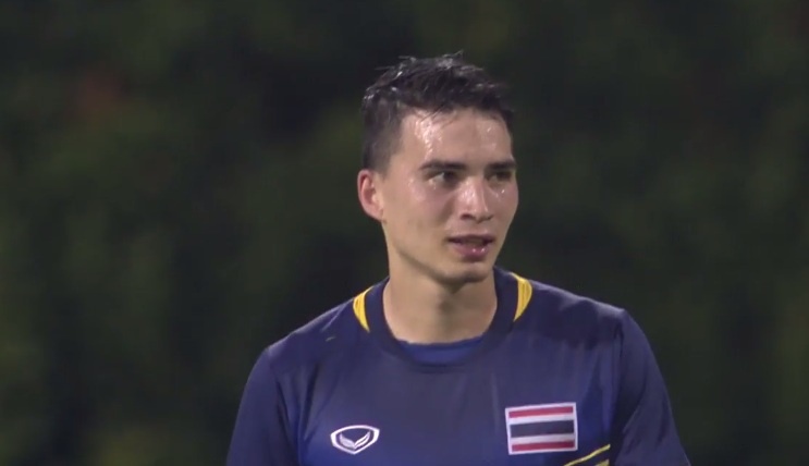 Cau thu goc Viet ghi ban giup U23 Thai Lan len ngoi dau bang hinh anh