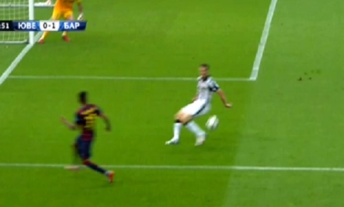 Tinh huong trong tai bo qua qua 11 m cua Barcelona hinh anh