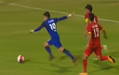 Cau thu goc Viet ghi ban vao luoi U23 Viet Nam hinh anh