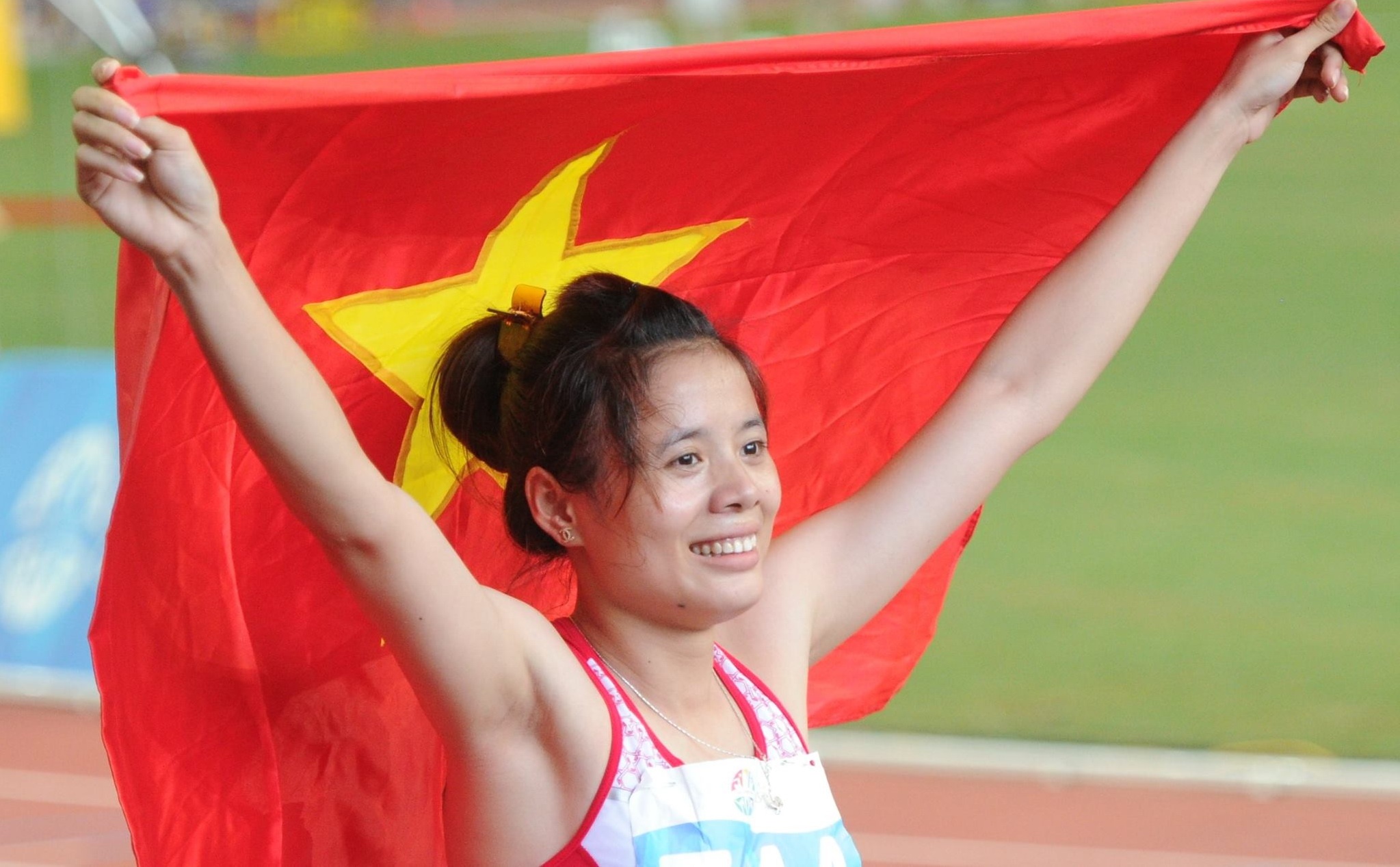 Nguyen Thi Huyen pha ky luc SEA Games 400 m vuot rao hinh anh