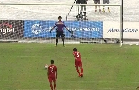 Ban thang tren cham 11 m cua U23 Myanmar hinh anh