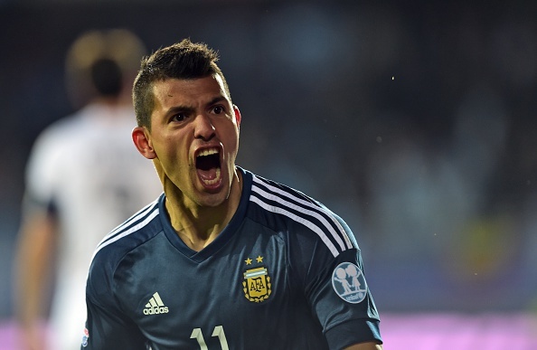 Aguero danh dau mo ty so cho Argentina hinh anh