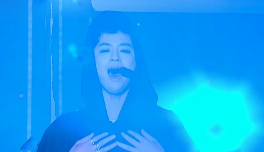 Thanh Duy khuay dong san khau khi hoa than thanh EXO hinh anh