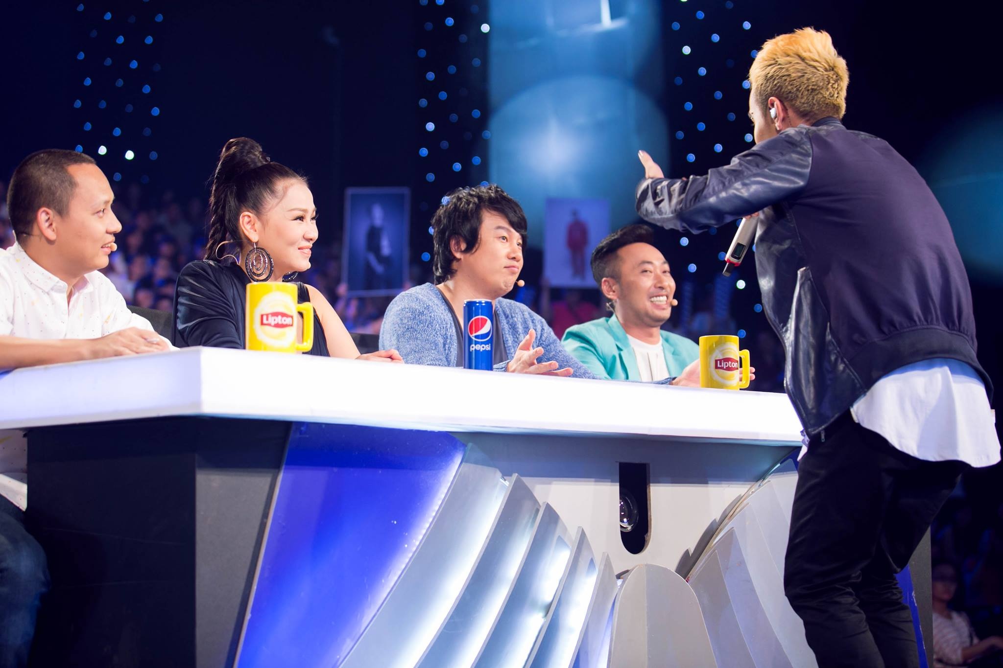 Man trinh dien trong dem gala thu 3 cua Ngoc Viet hinh anh