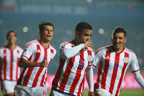 Loat sut 11 m cua Brazil va Paraguay hinh anh