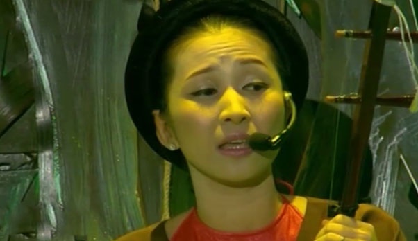 Ngoc Lien the hien 'Giang sang vuon che'. hinh anh